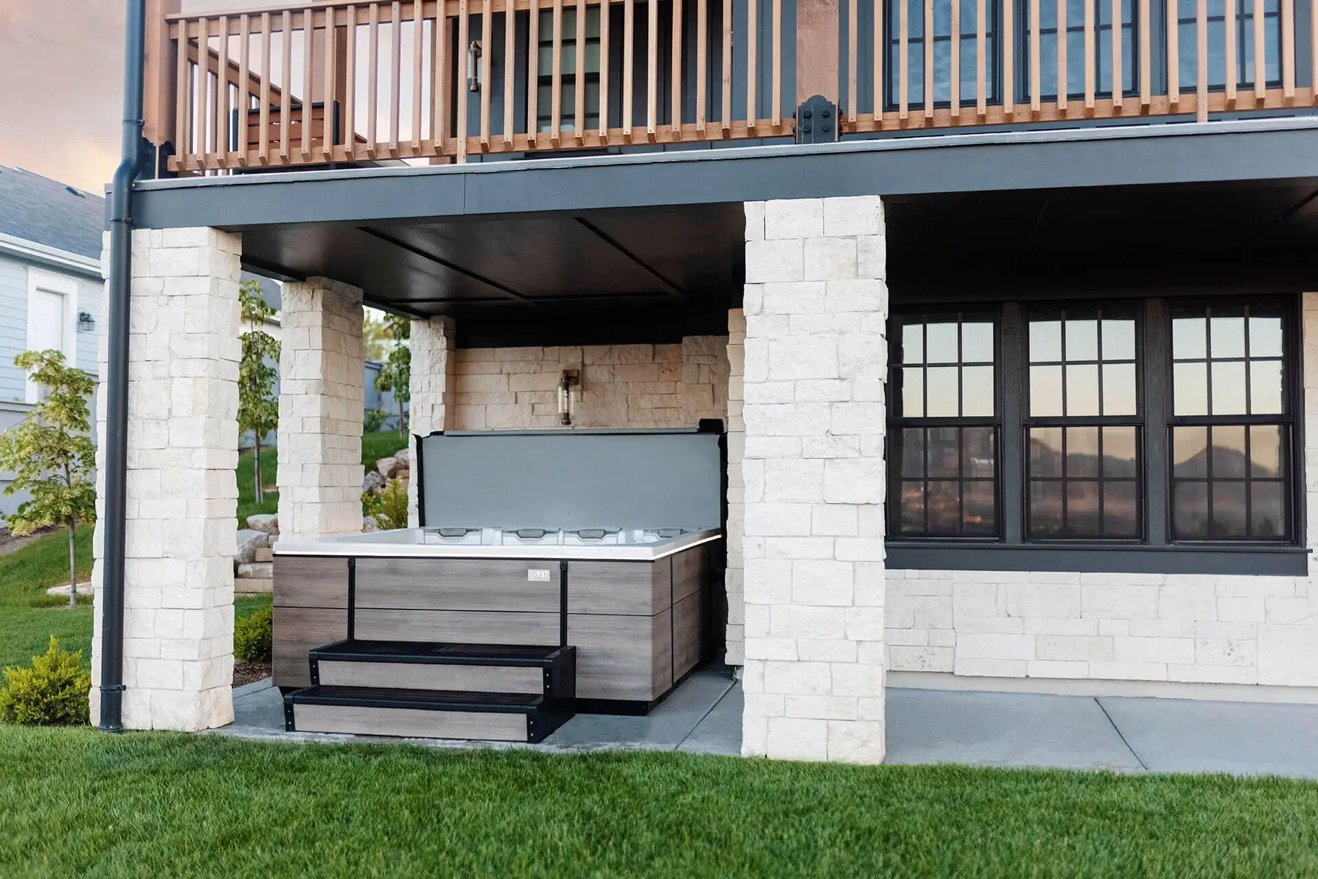 m series lifestyle 33 bullfrog spas.jpg