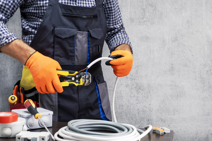 swim spa electrician