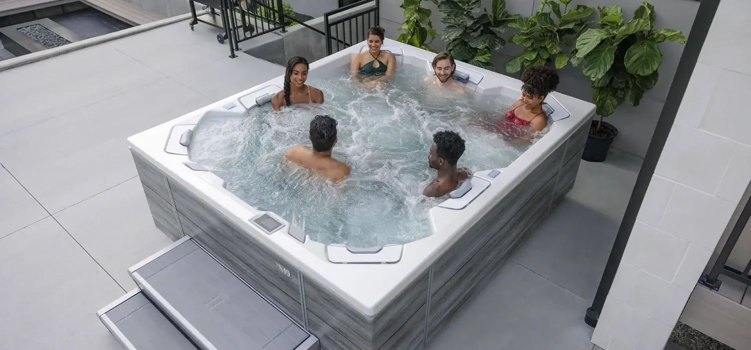 m-series_lifestyle-21-bullfrog_spas